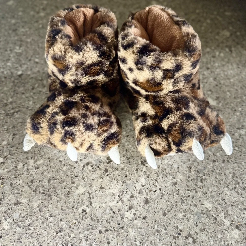 Lazy One Leopard Kid Slippers - Size Small (9C-11C) 🐾👣